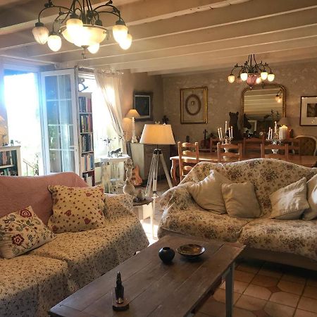 Bed and Breakfast Le Peyrail Les Lèves-et-Thoumeyragues Zewnętrze zdjęcie